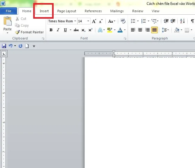 Mở file Word và click vào Insert