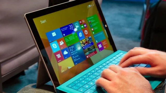 Bạn nên tải file ISO Windows 10 từ website chính thức của Microsoft